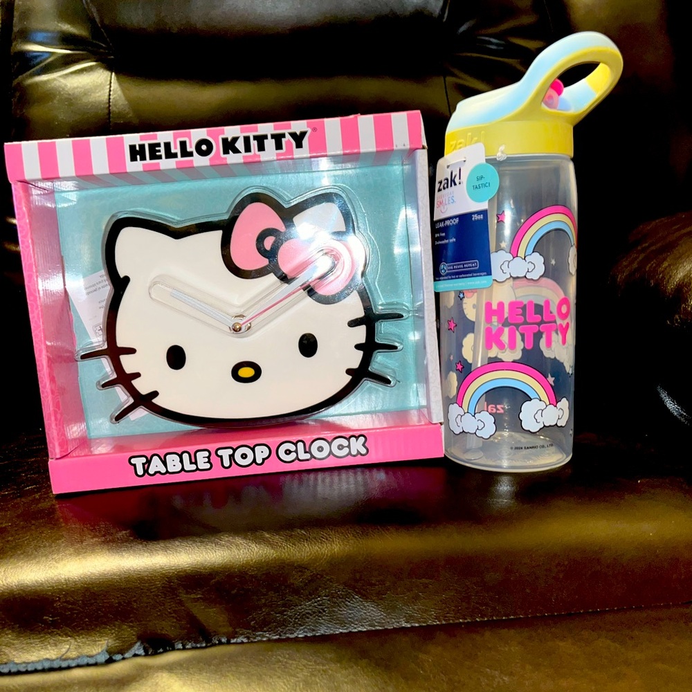 NWT HELLO KITTY CLOCK AND CUP BUNDLE